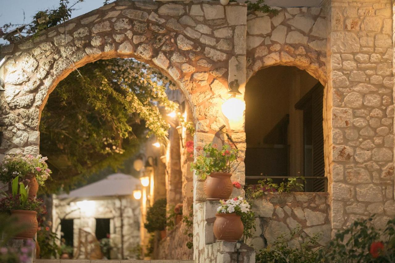 Creta Vitalis كالاثاس المظهر الخارجي الصورة